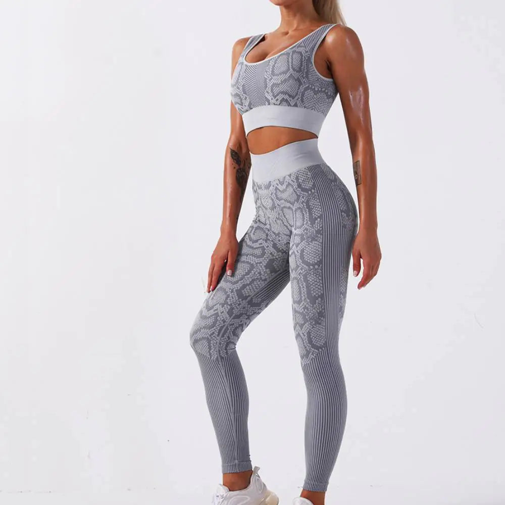 Seamless Snake Print Fitness Set for Yoga and Sports